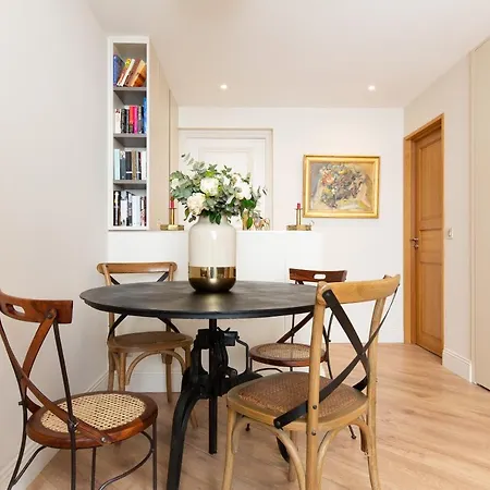 Le Californie Deluxe Apartment